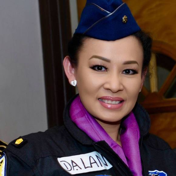 Meet your Posher, Janet - Picture 1 of 1